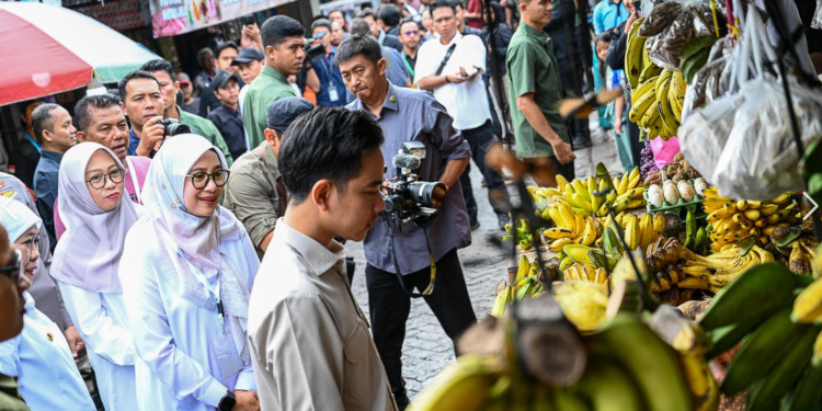 Tinjau SDN Wolomoni, Gibran Ingatkan Penentuan Lokasi Koperasi Desa Harus Dikaji Matang