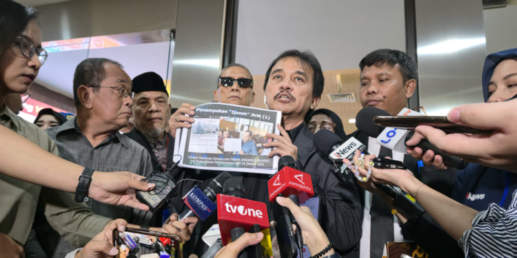 Penangkapan Roy Suryo Diungkap Kuasa Hukum, Dijemput Dini Hari Usai Acara di Bandung