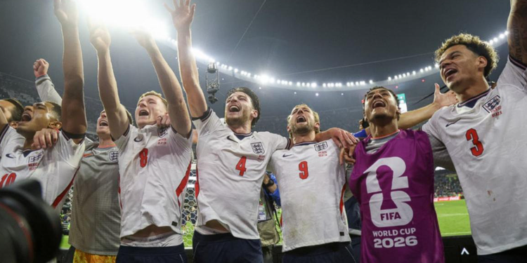 Teddy Sheringham Peringatkan Inggris Waspadai Permainan Keras Lini Belakang Argentina